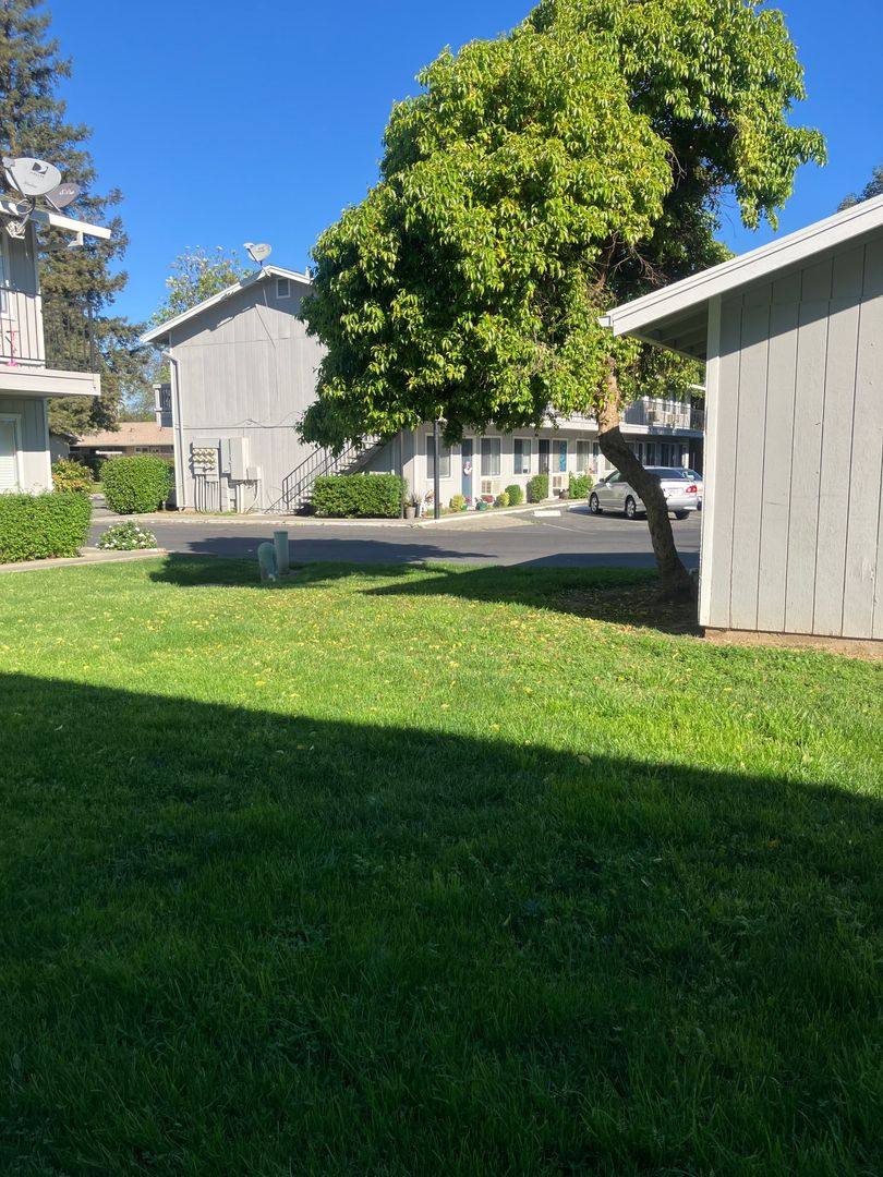 Apartment for rent at 404 W Cross St, Woodland, CA 95695