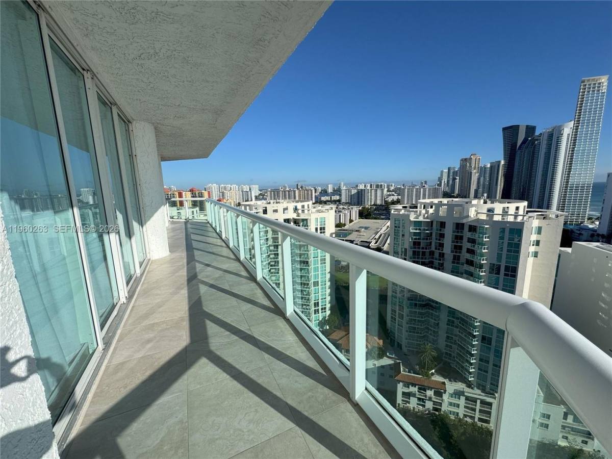 House for rent at 16400 Collins Ave, North Miami Beach, FL 33160