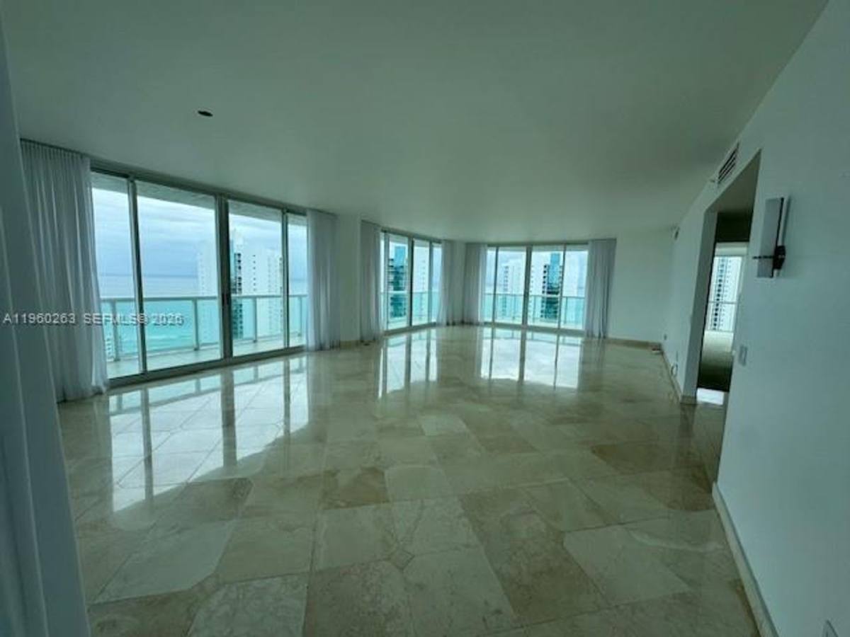 House for rent at 16400 Collins Ave, North Miami Beach, FL 33160