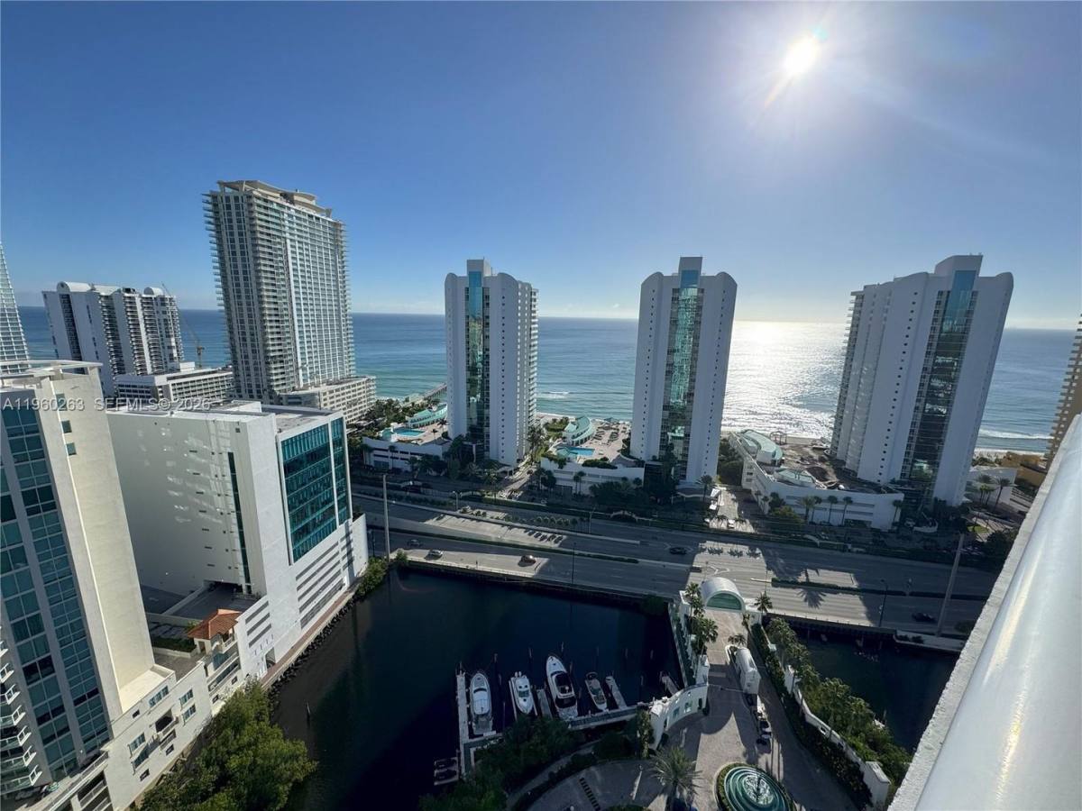 House for rent at 16400 Collins Ave, North Miami Beach, FL 33160