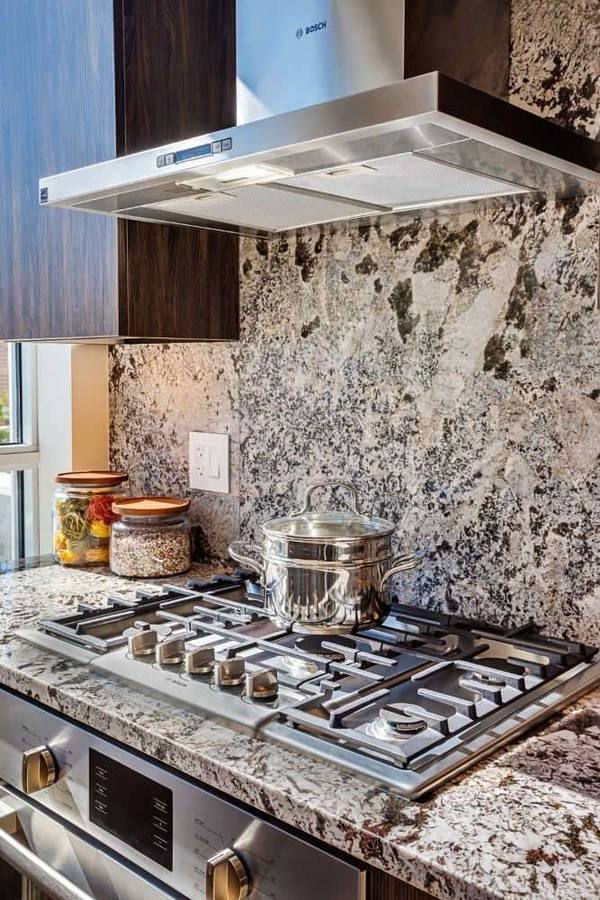 Apartment for rent at 750 N Hudson Ave, Chicago, IL 60654