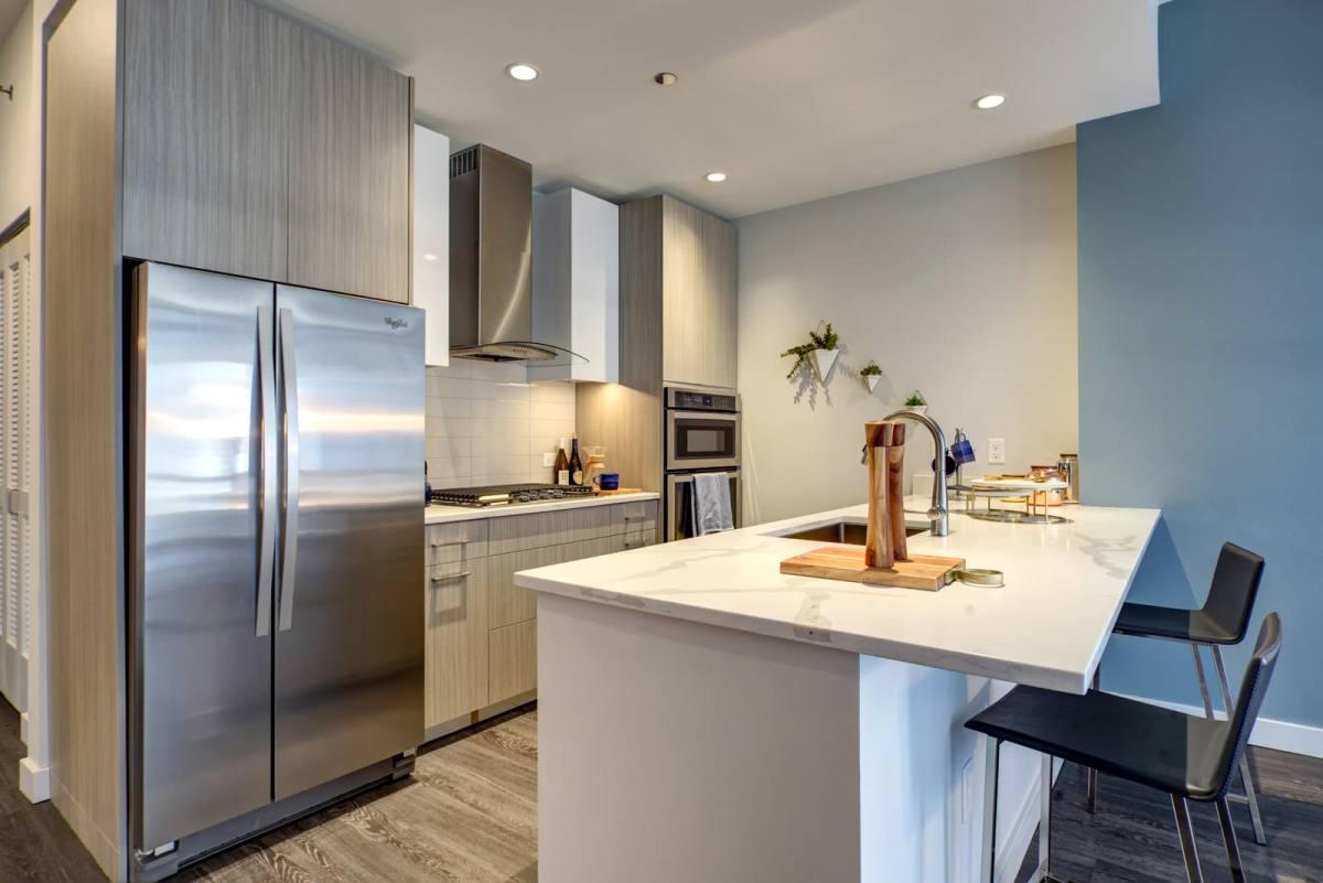Apartment for rent at 640 N Wells St, Chicago, IL 60654