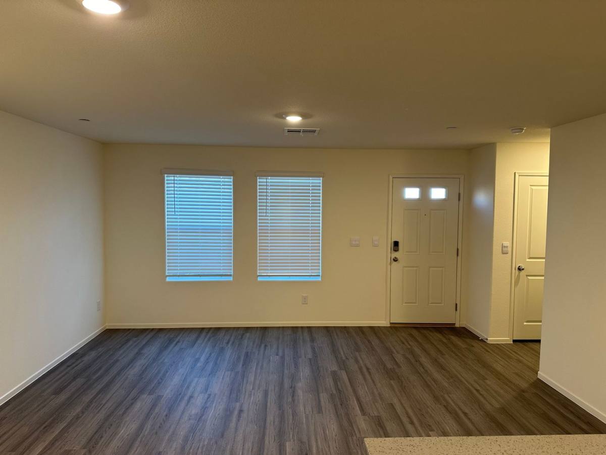 Townhouse for rent at 1902 Omaggio Vista St, Henderson, NV 89044