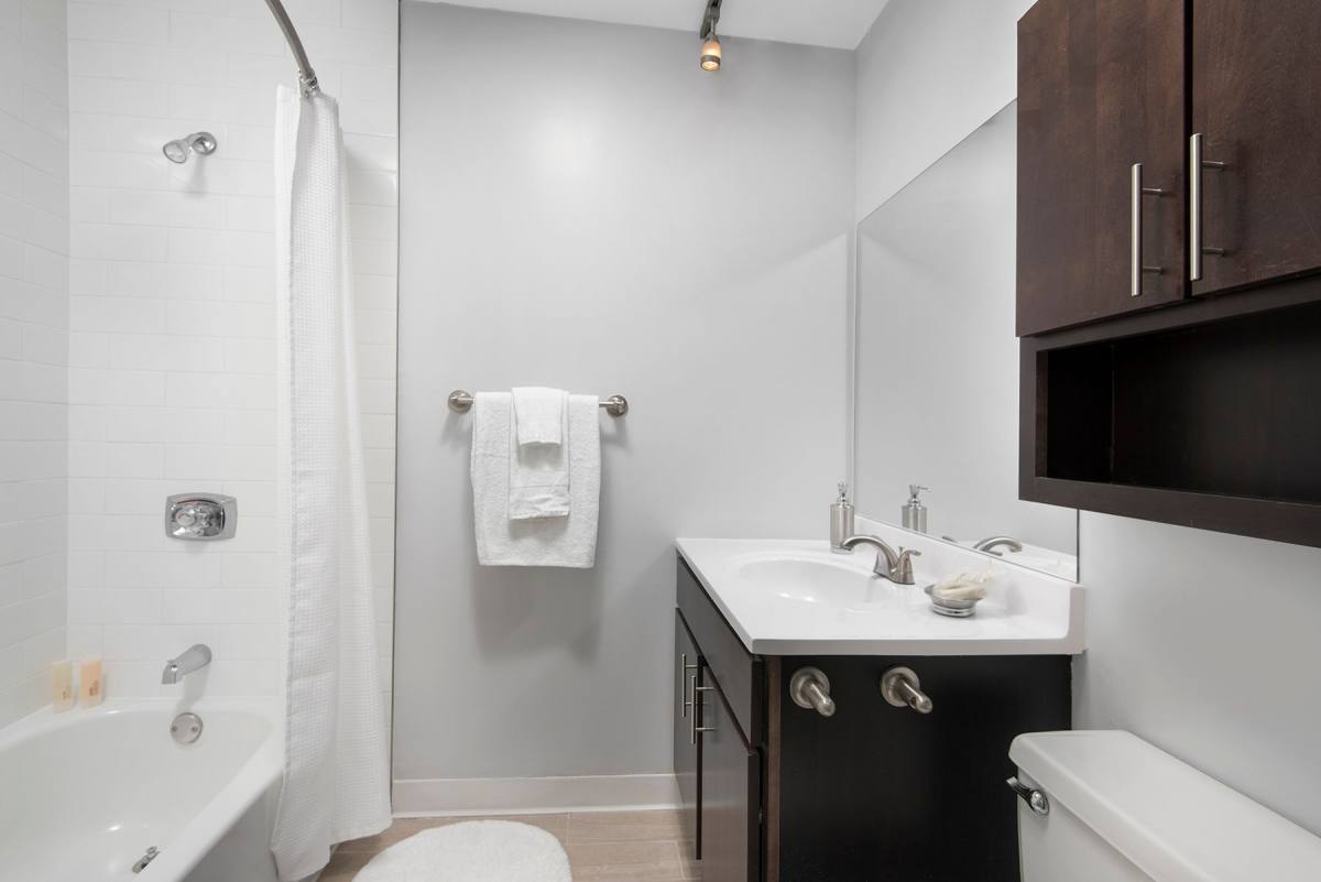 Apartment for rent at 8 W Chestnut St, Chicago, IL 60610