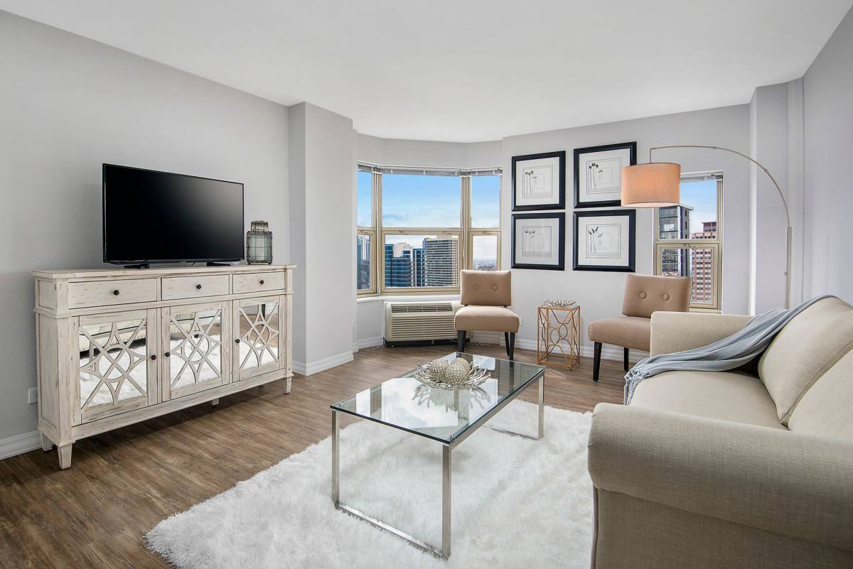 Apartment for rent at 8 W Chestnut St, Chicago, IL 60610