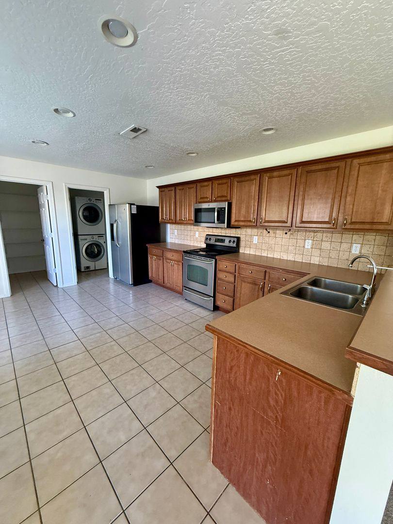 House for rent at 14103 Pearl Pointe Dr, Caldwell, ID 83607