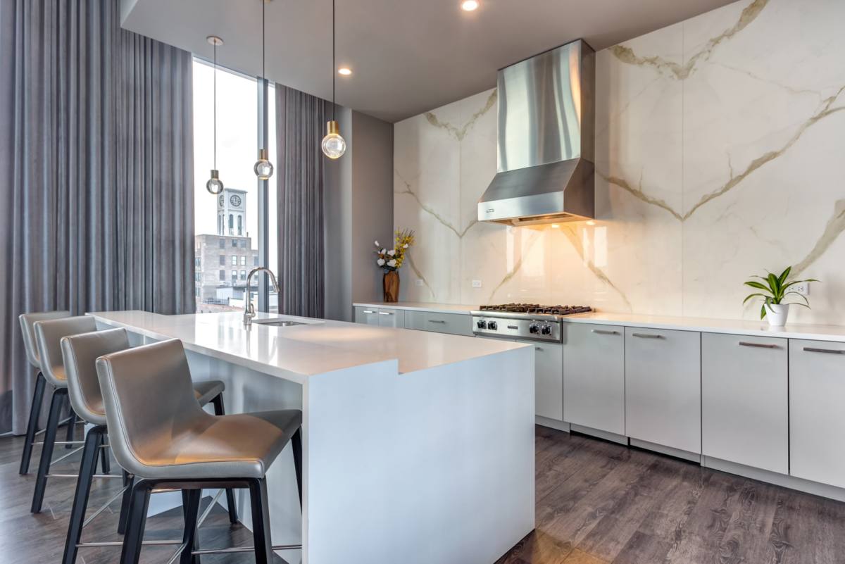 Apartment for rent at 808 W Van Buren St, Chicago, IL 60607