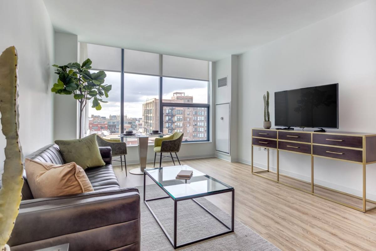 Apartment for rent at 808 W Van Buren St, Chicago, IL 60607