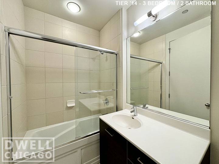 Apartment for rent at 910 W Huron St, Chicago, IL 60642