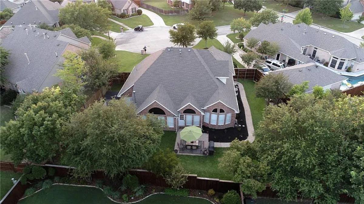 House for rent at 5 Parkway Court, Roanoke, TX 76262