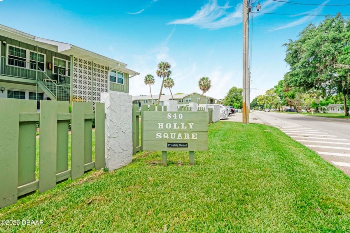 Apartment for rent at 840 Center Ave, Daytona Beach, FL 32117