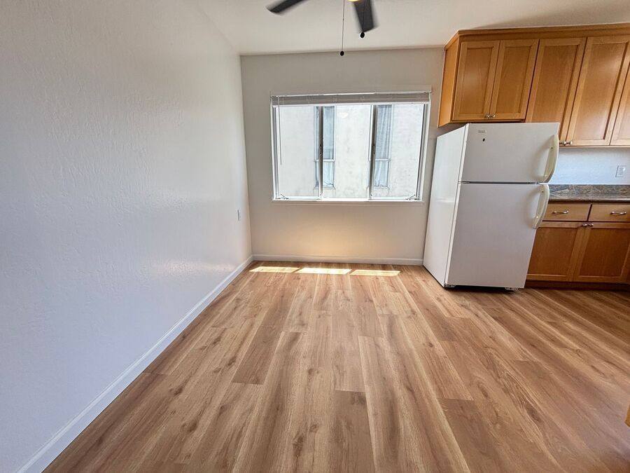 Apartment for rent at 210 Athol Ave #10, Oakland, CA 94606