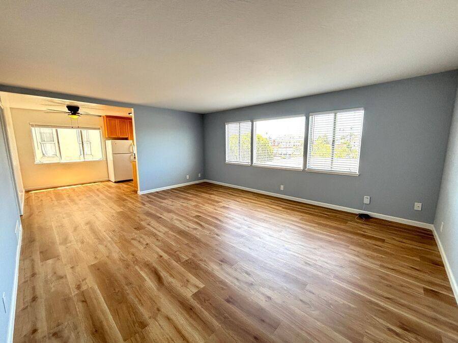 Apartment for rent at 210 Athol Ave #10, Oakland, CA 94606