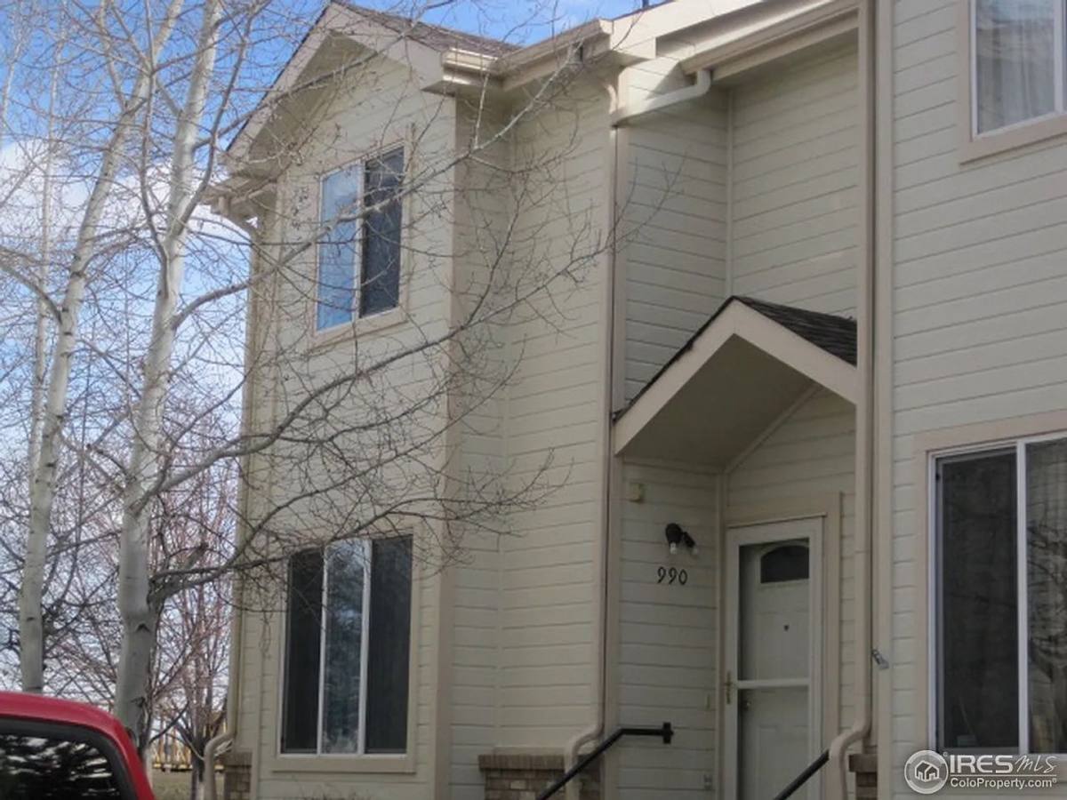 Townhouse for rent at 990 Monroe Ave, Loveland, CO 80537