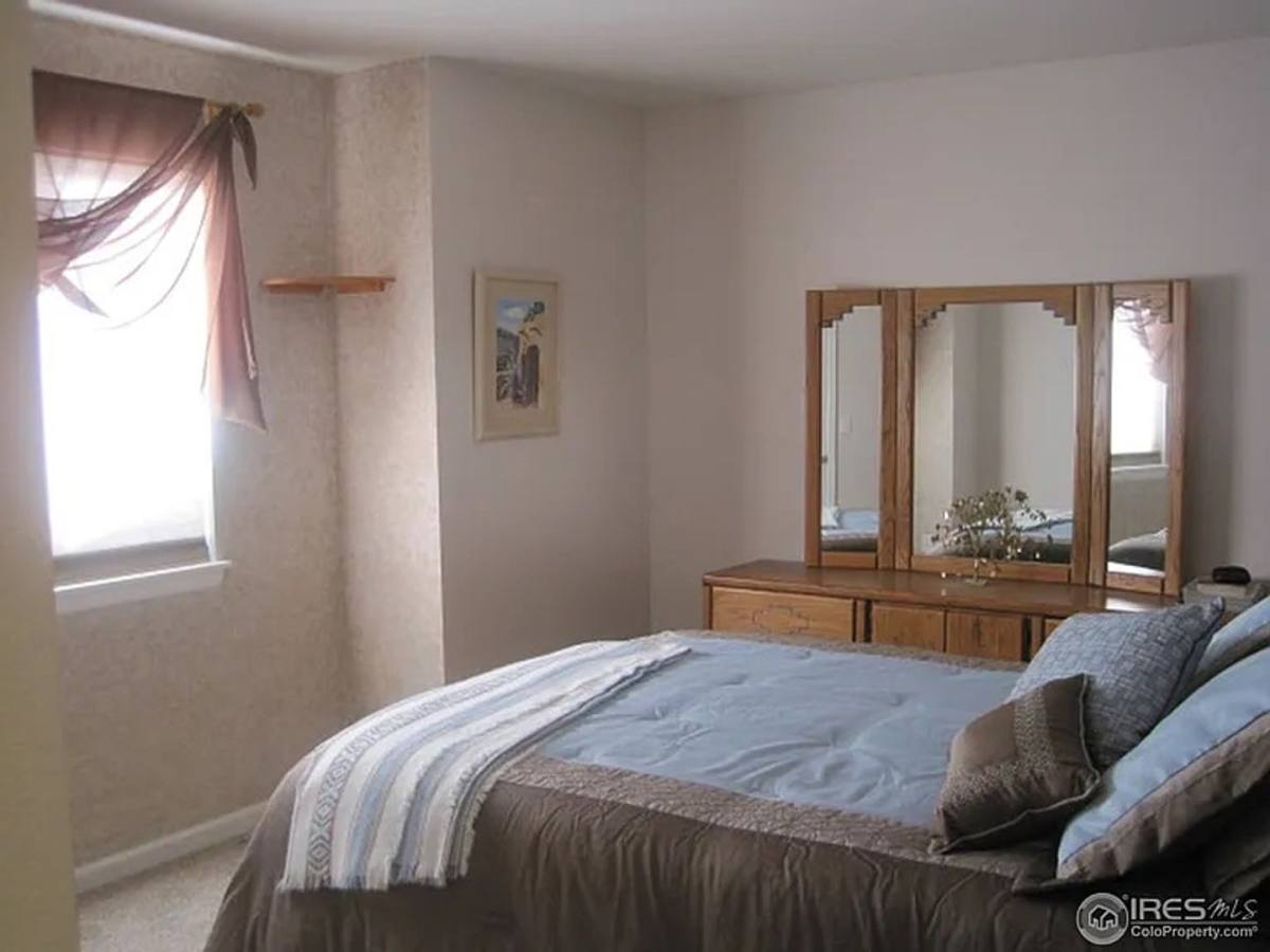 Townhouse for rent at 990 Monroe Ave, Loveland, CO 80537