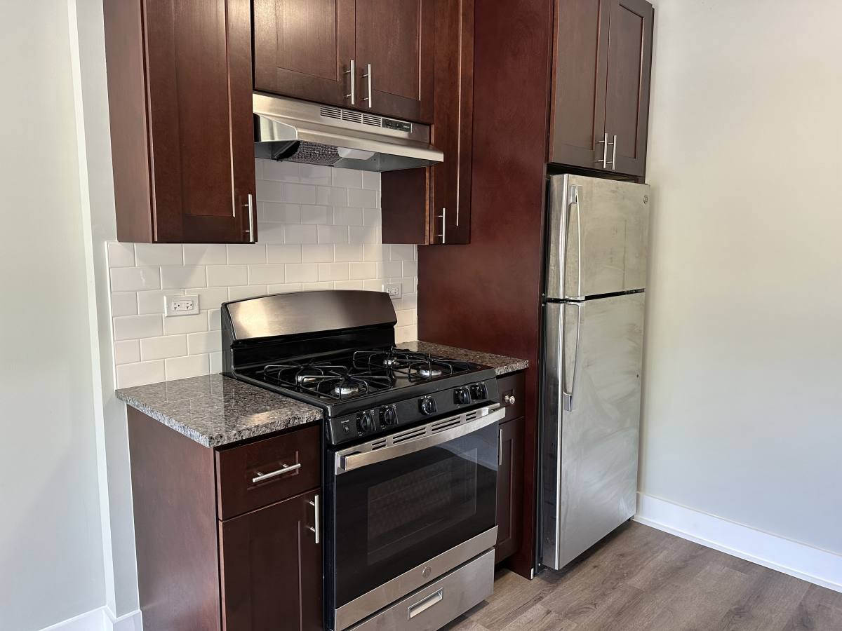 Apartment for rent at 725 Saint Johns, Highland Park, IL 60035