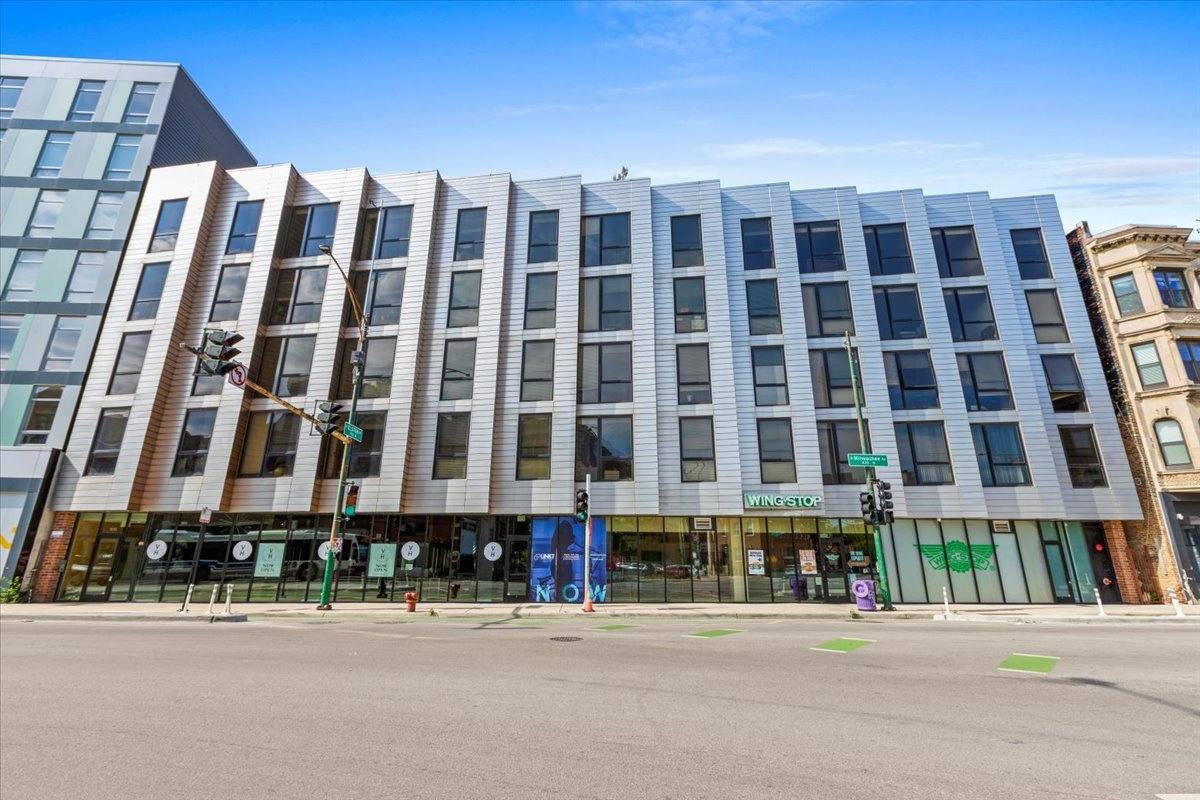 Apartment for rent at 830 N Milwaukee, Chicago, IL 60642