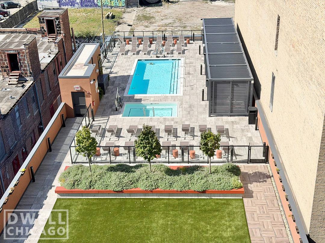 Apartment for rent at 166 N Aberdeen St, Chicago, IL 60607