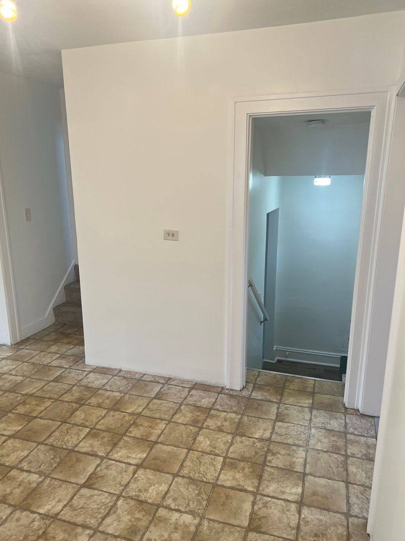 House for rent at 2561 S Taylor Rd, Cleveland, OH 44118