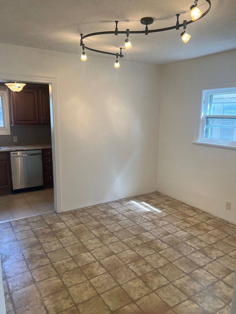 House for rent at 2561 S Taylor Rd, Cleveland, OH 44118