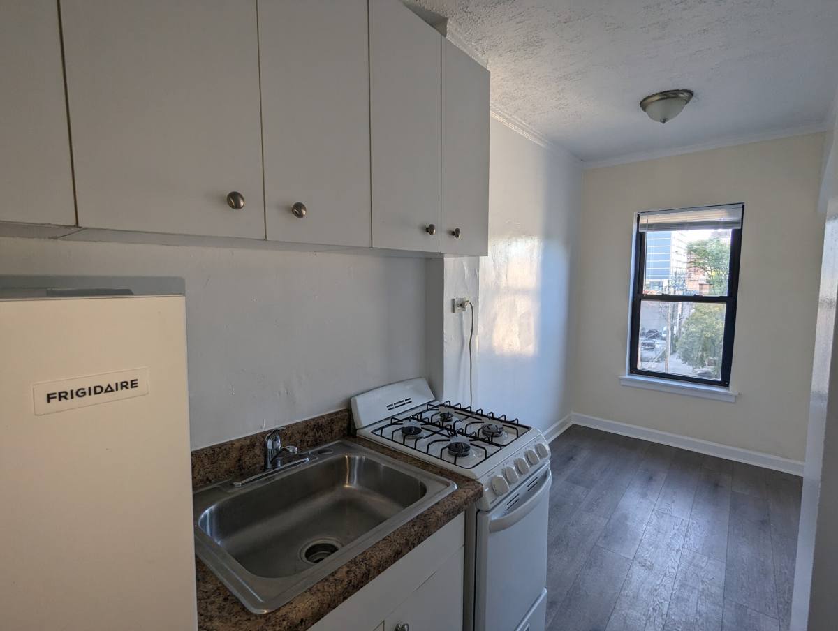 House for rent at 5417 N Kenmore, Chicago, IL 60640
