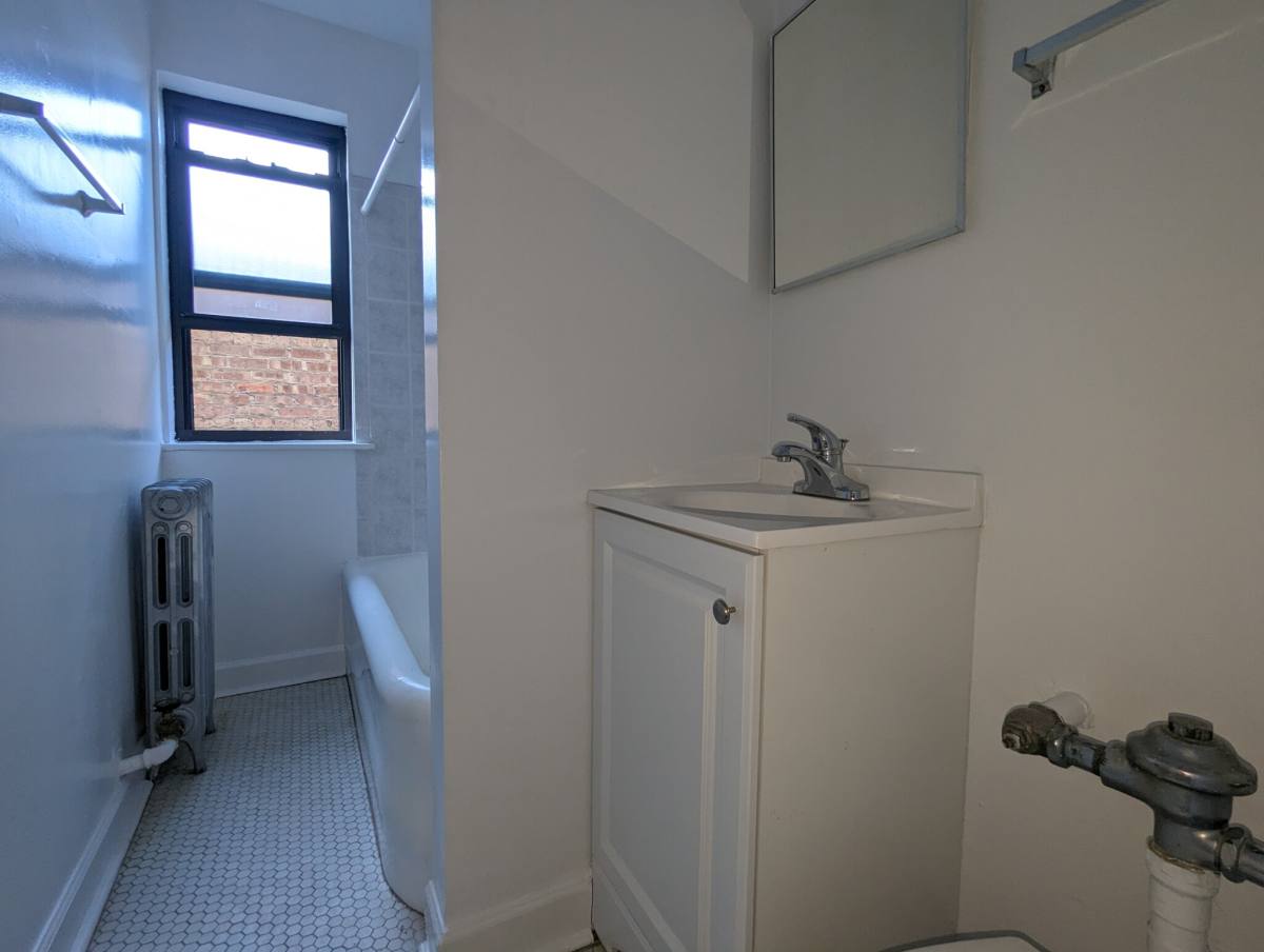 House for rent at 5417 N Kenmore, Chicago, IL 60640