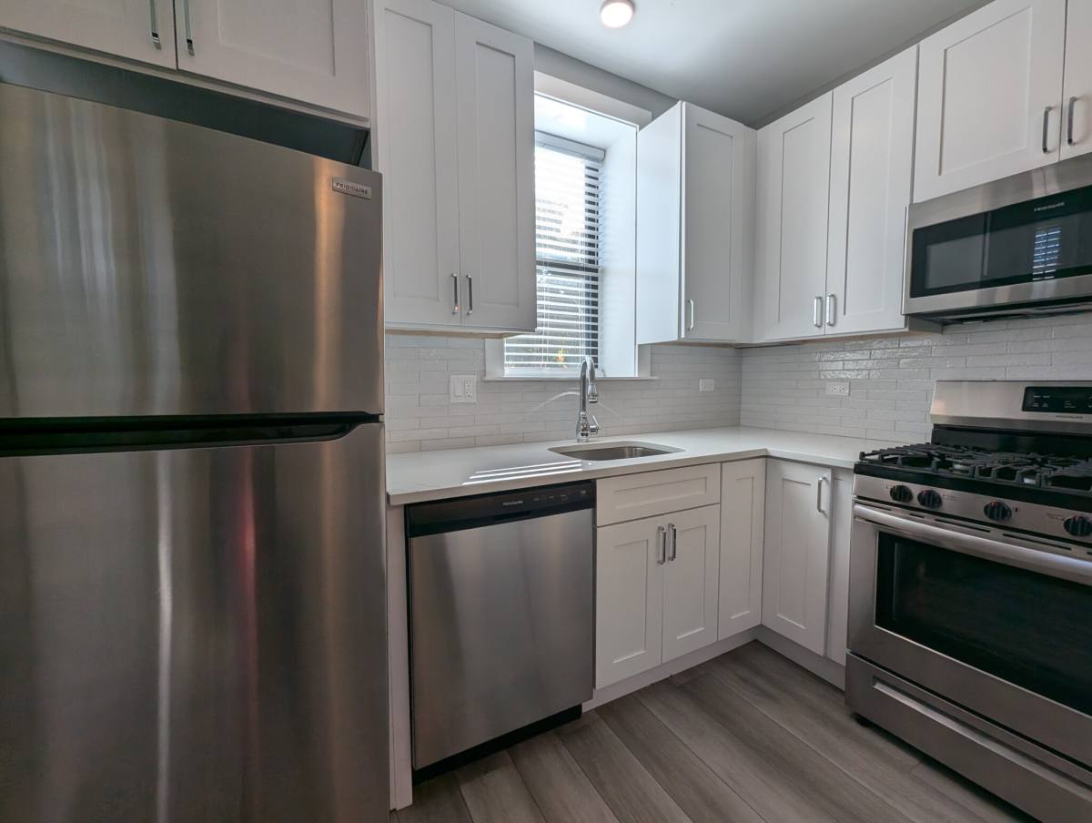Apartment for rent at 3933 N Janssen, Chicago, IL 60613