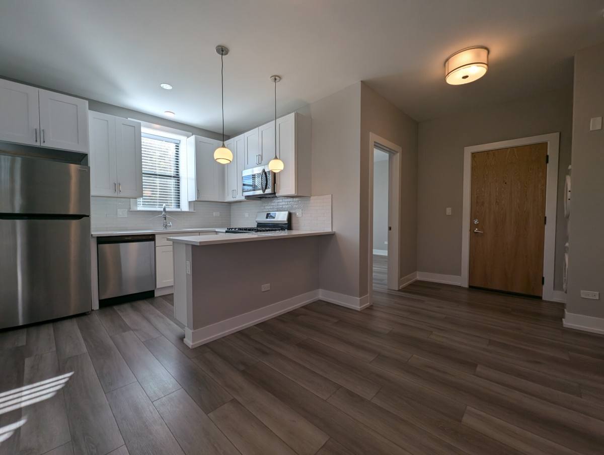 Apartment for rent at 3933 N Janssen, Chicago, IL 60613