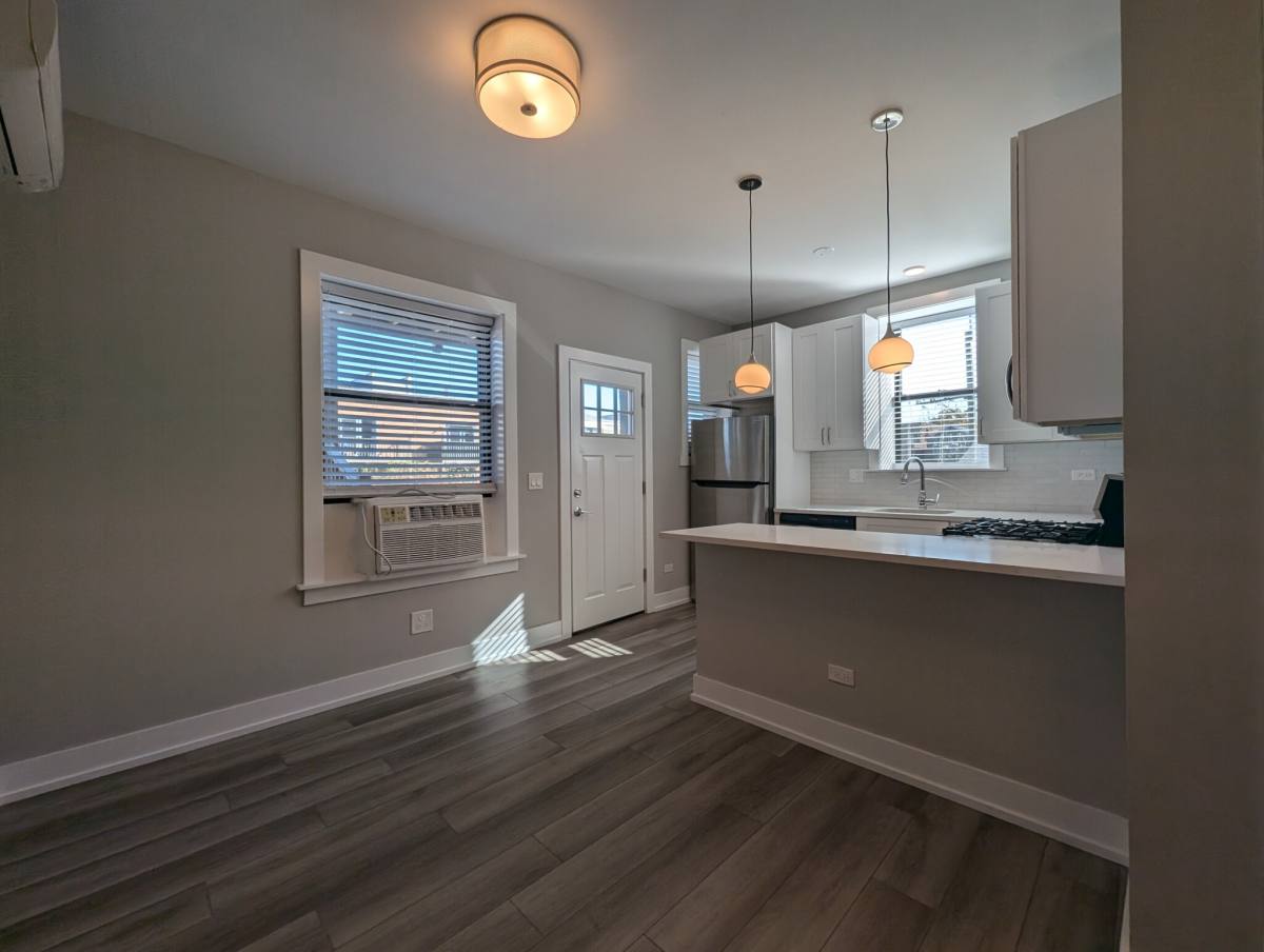 Apartment for rent at 3933 N Janssen, Chicago, IL 60613