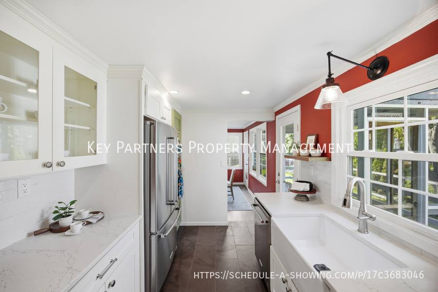 House for rent at 4300 W 71st Terrace, Prairie Village, KS 66208