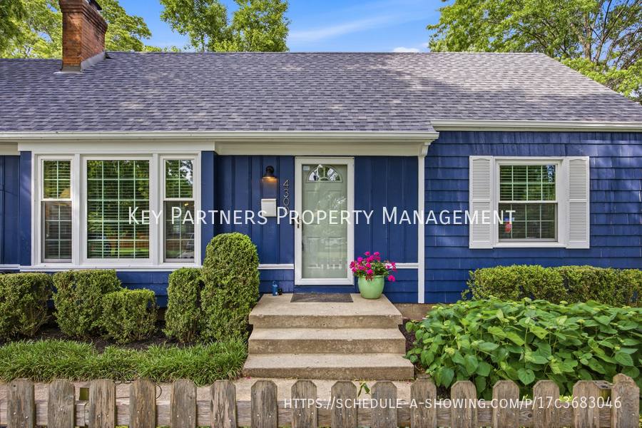 House for rent at 4300 W 71st Terrace, Prairie Village, KS 66208
