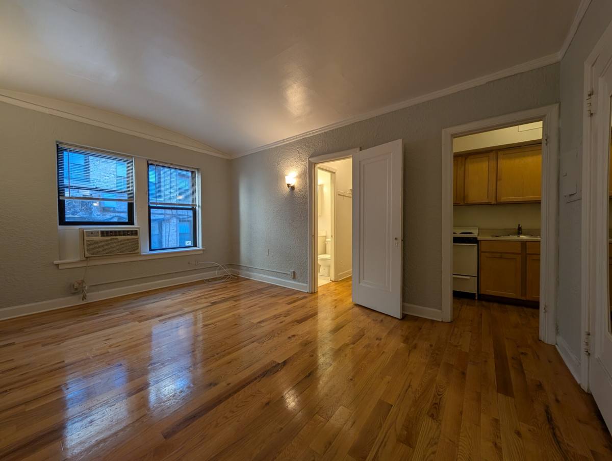 Apartment for rent at 536 W Arlington, Chicago, IL 60614