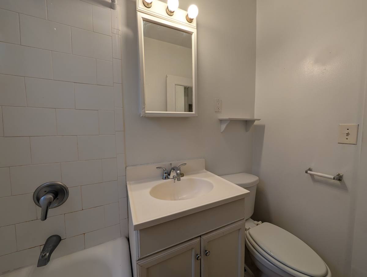 Apartment for rent at 536 W Arlington, Chicago, IL 60614
