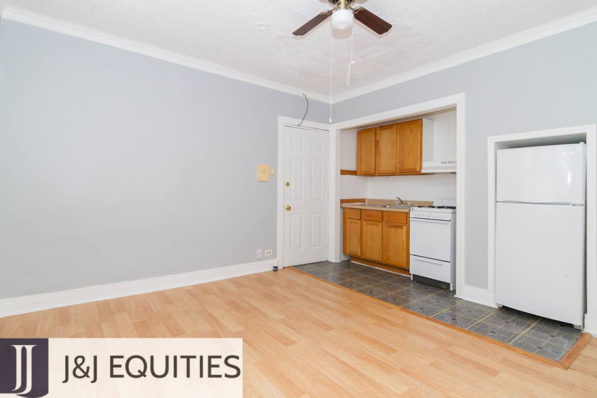 Apartment for rent at 4735 N Beacon, Chicago, IL 60640