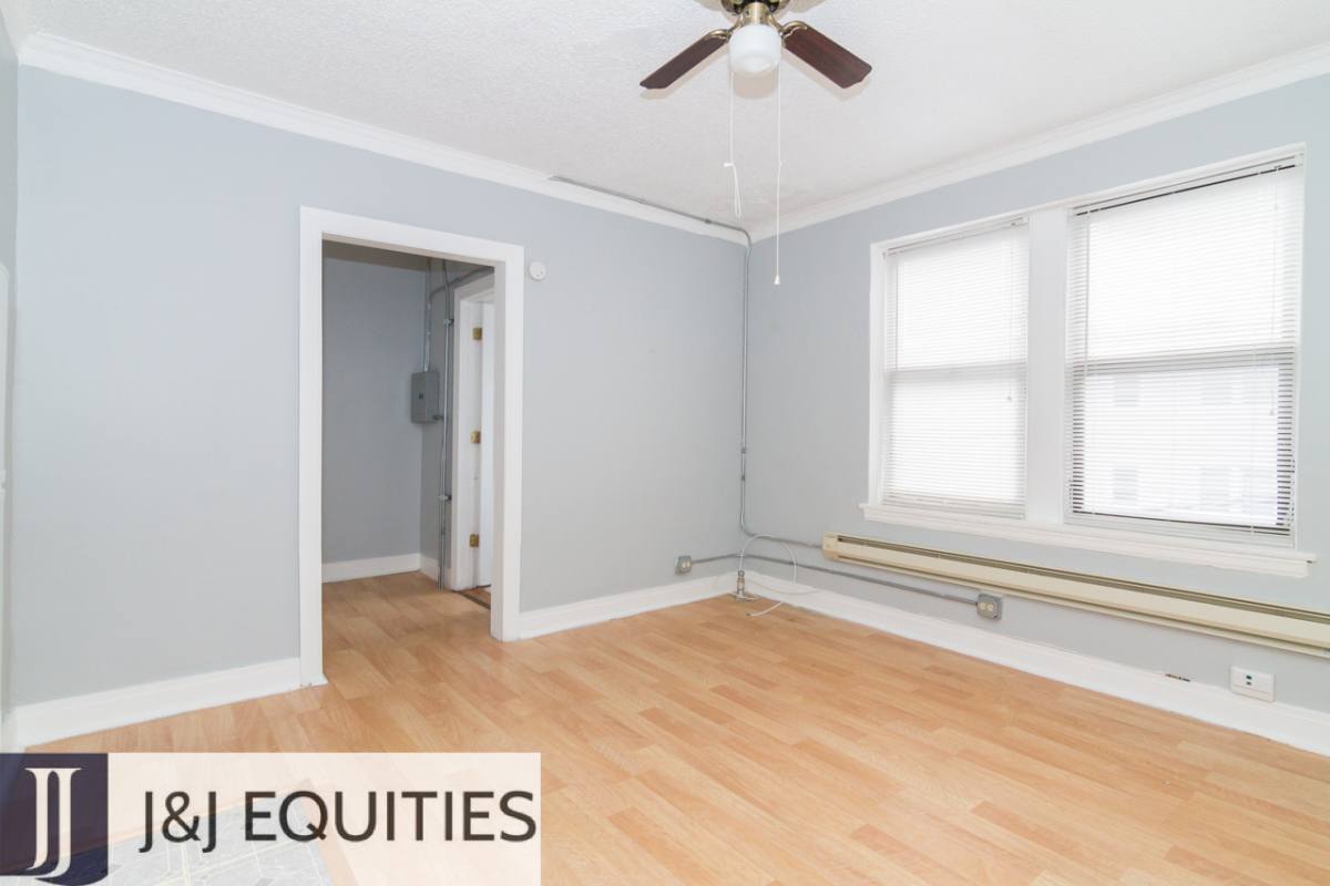 Apartment for rent at 4735 N Beacon, Chicago, IL 60640