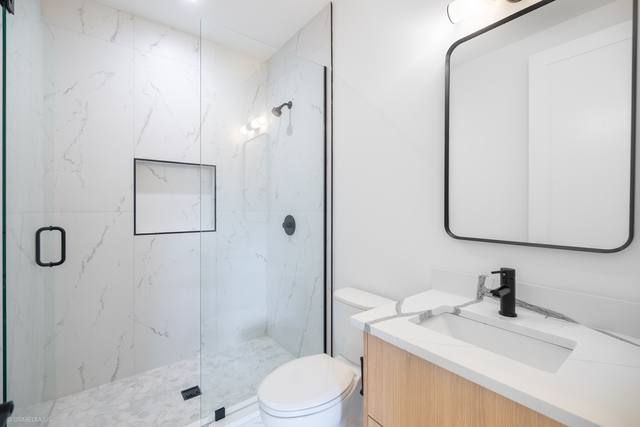 Apartment for rent at 2113 N Kenmore Ave, Chicago, IL 60614