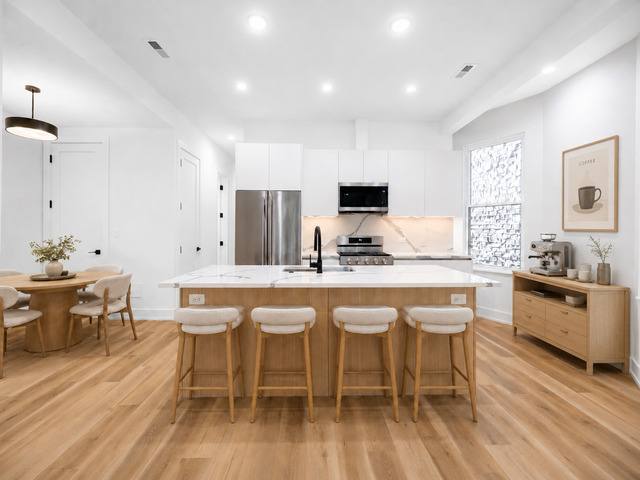 Apartment for rent at 2113 N Kenmore Ave, Chicago, IL 60614
