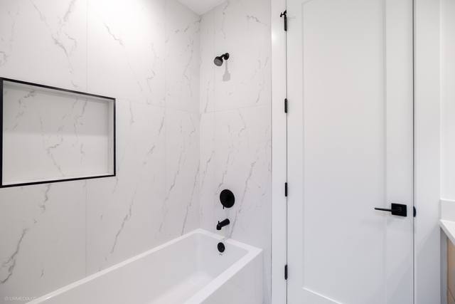 Apartment for rent at 2113 N Kenmore Ave, Chicago, IL 60614