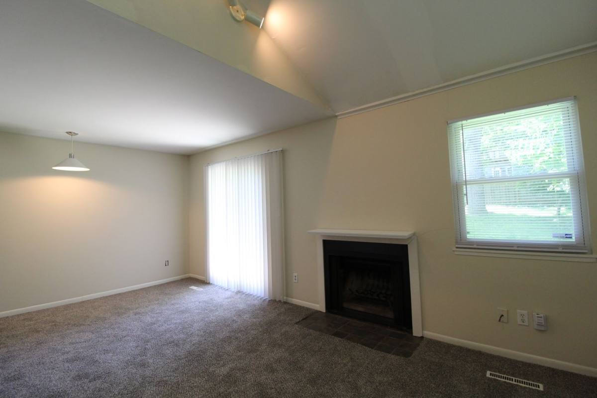 Townhouse for rent at 4228 Wyoming, Kansas City, MO 64111