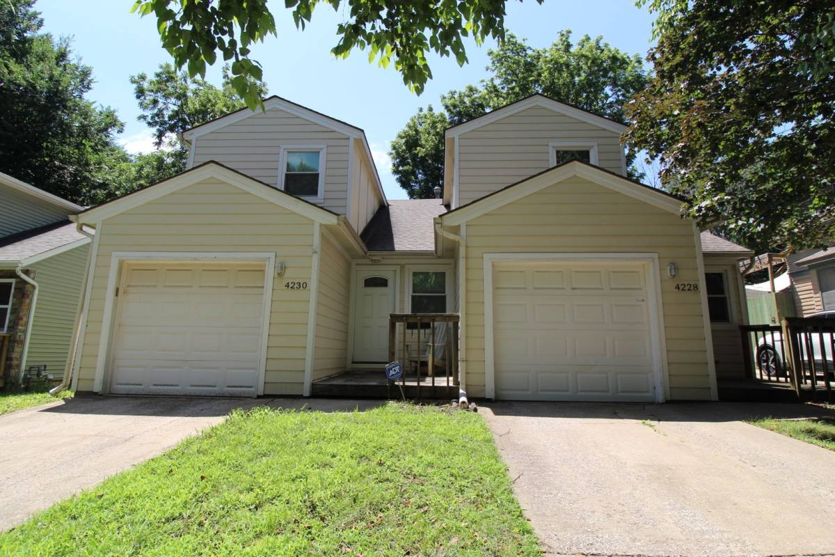 Townhouse for rent at 4228 Wyoming, Kansas City, MO 64111