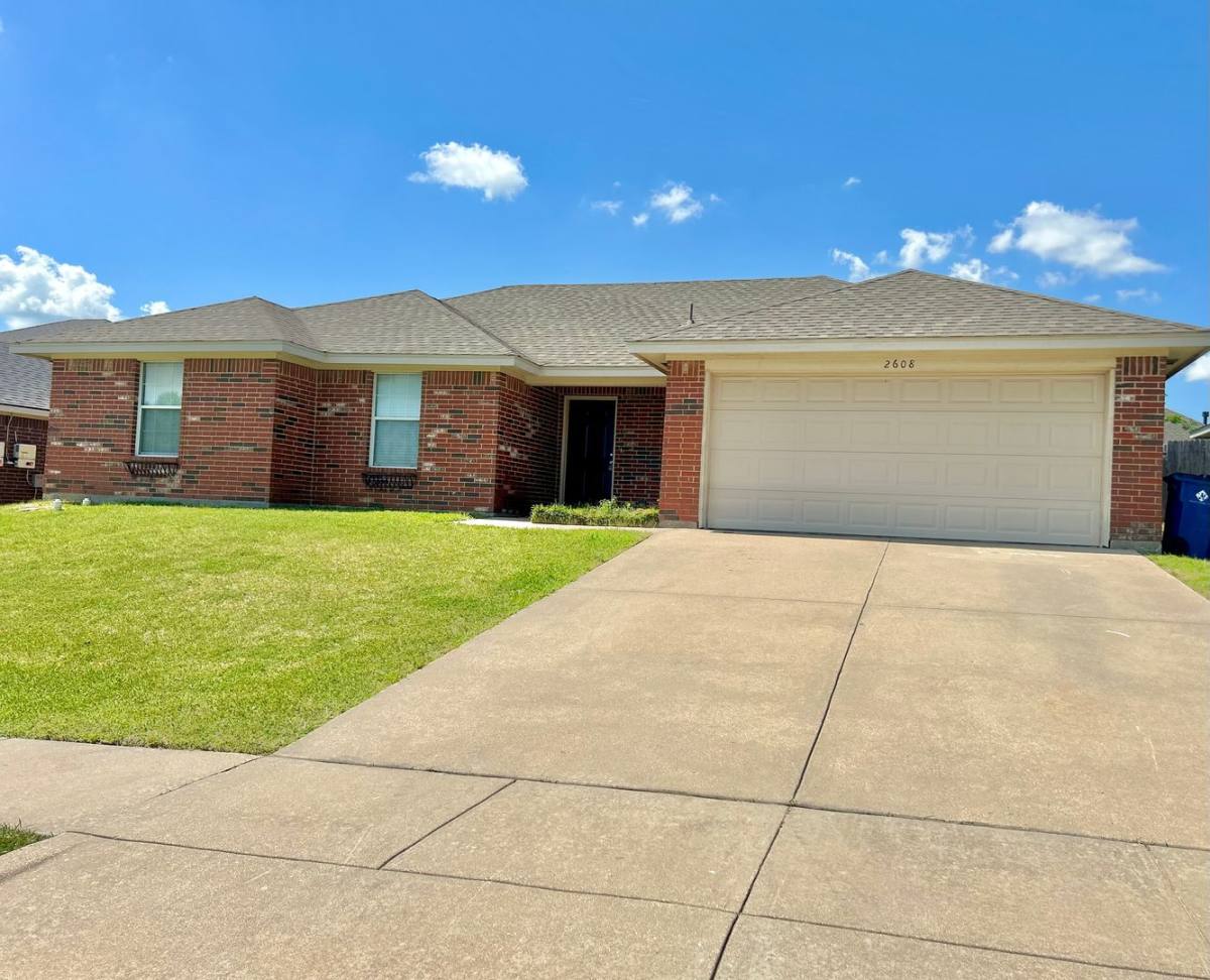 House for rent at 2608 Castle Pines, Burleson, TX 76028