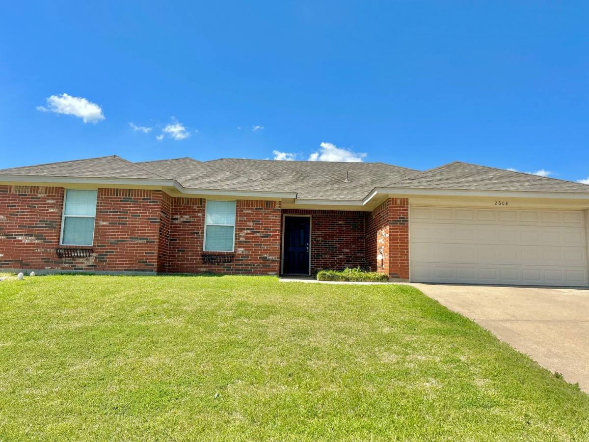 House for rent at 2608 Castle Pines, Burleson, TX 76028