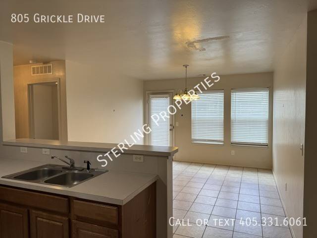 Apartment for rent at 805 Grickle Dr, Norman, OK 73069