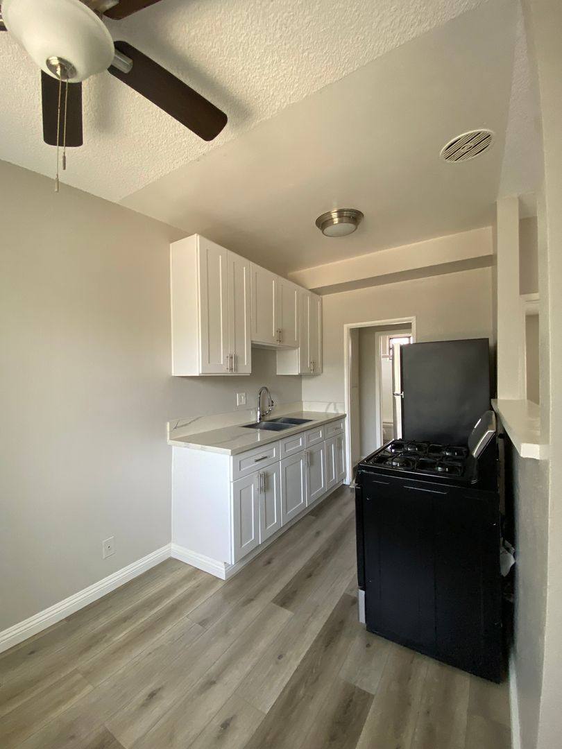 Apartment for rent at 1242 Cedar Ave, Long Beach, CA 90813