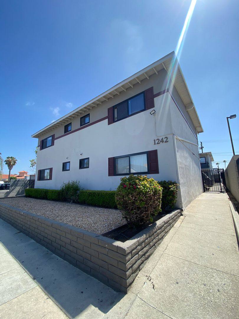 Apartment for rent at 1242 Cedar Ave, Long Beach, CA 90813