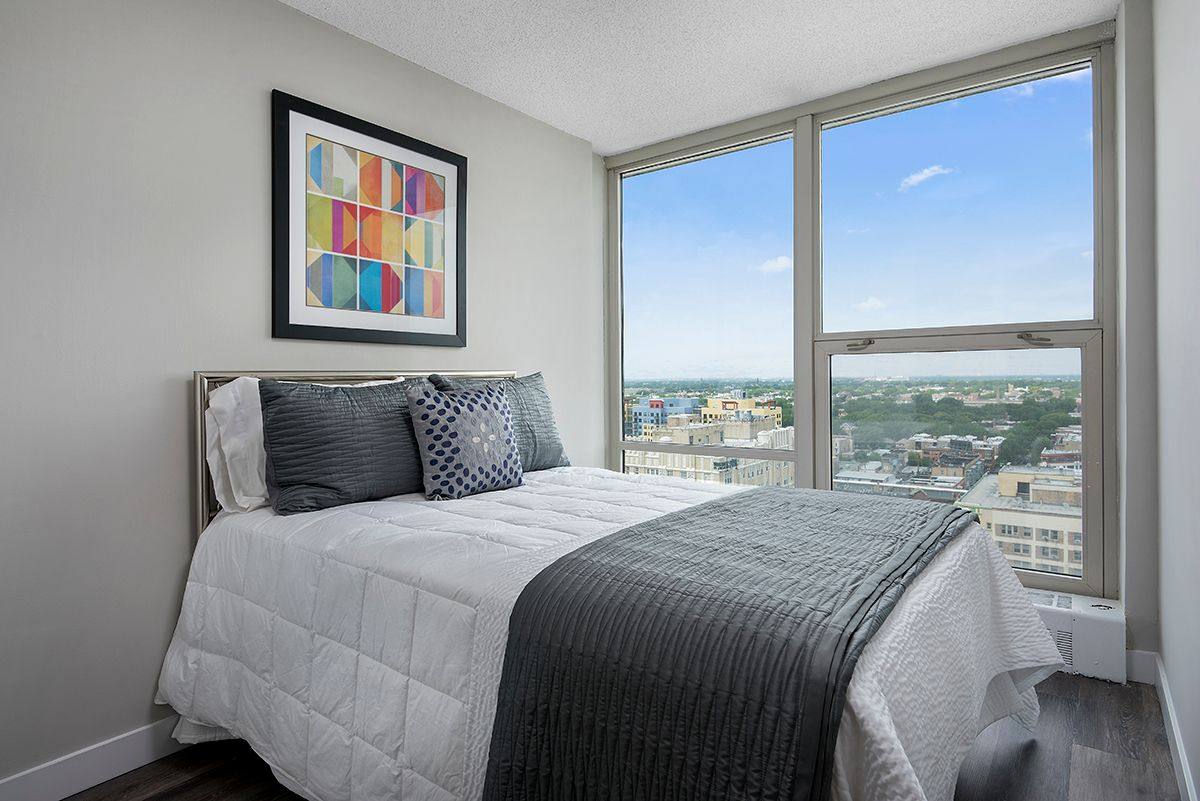 Apartment for rent at 5600 N Sheridan Rd, Chicago, IL 60660