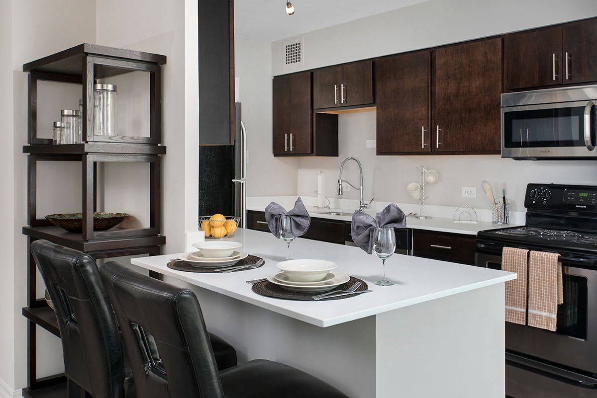 Apartment for rent at 5600 N Sheridan Rd, Chicago, IL 60660
