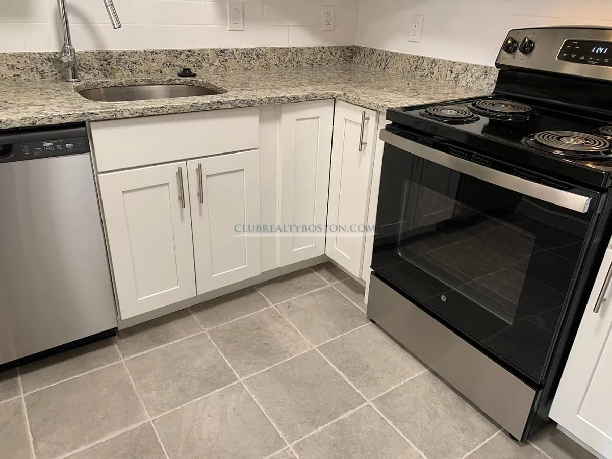 Apartment for rent at 286 Grove St, Auburndale, MA 02466