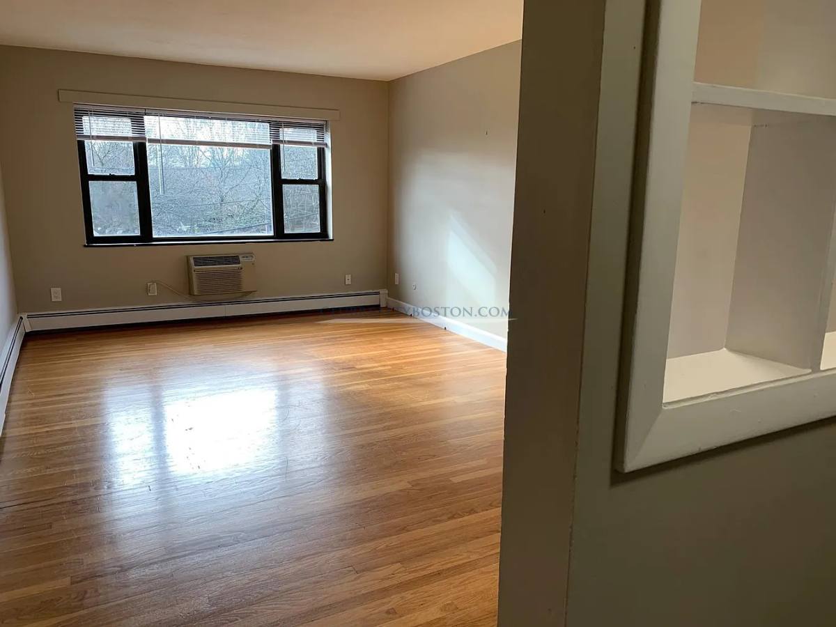Apartment for rent at 286 Grove St, Auburndale, MA 02466