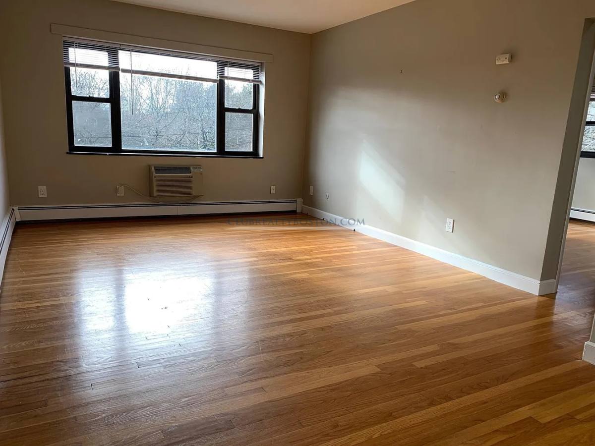 Apartment for rent at 286 Grove St, Auburndale, MA 02466